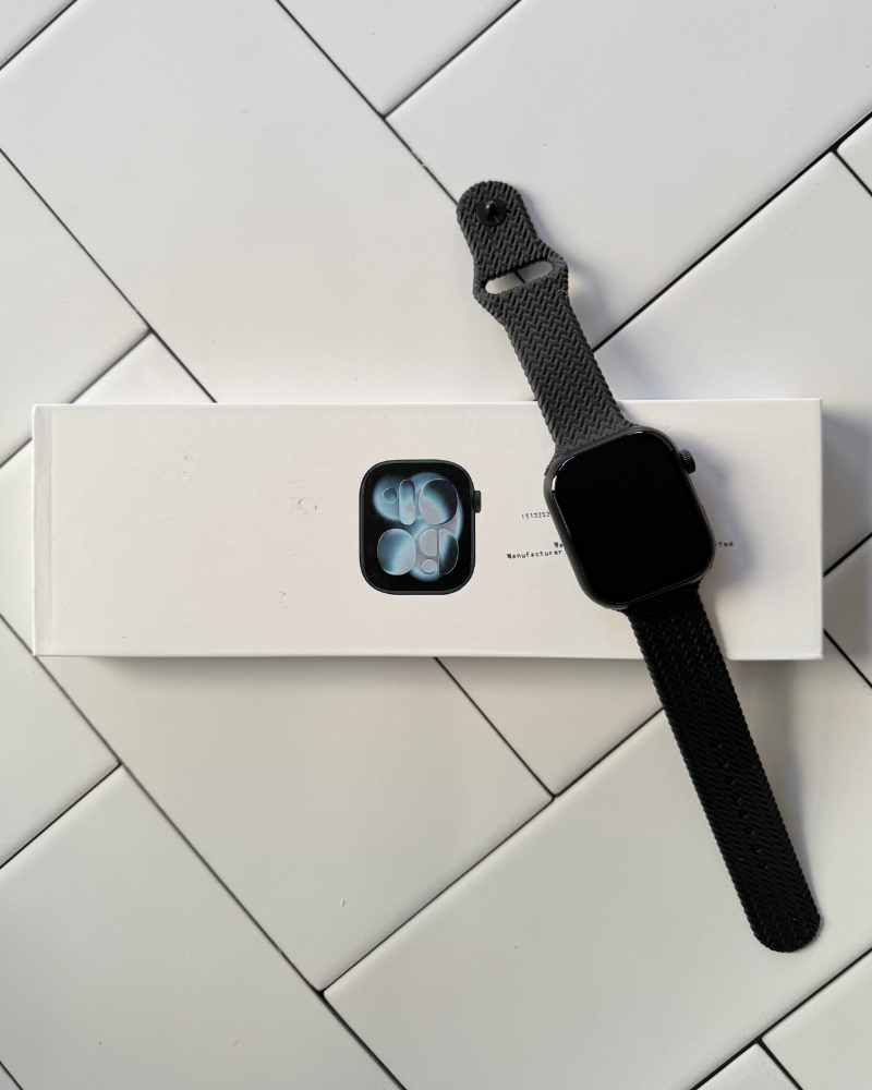 Series 11 Curve Display - ON/OFF Logo